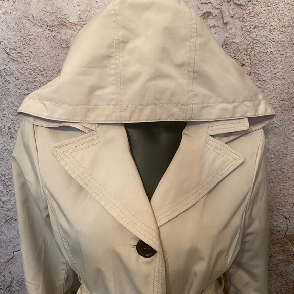 Esprit Vanilla Belted Hooded Spring Rain Jacket - Picture 4 of 10